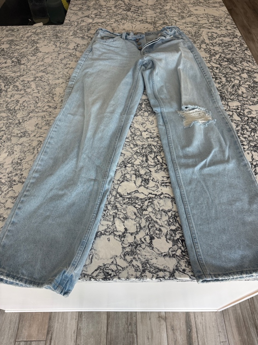 Universal Thread Mid Rise 90s Baggy LONG Light Blue Button-Fly Jeans
